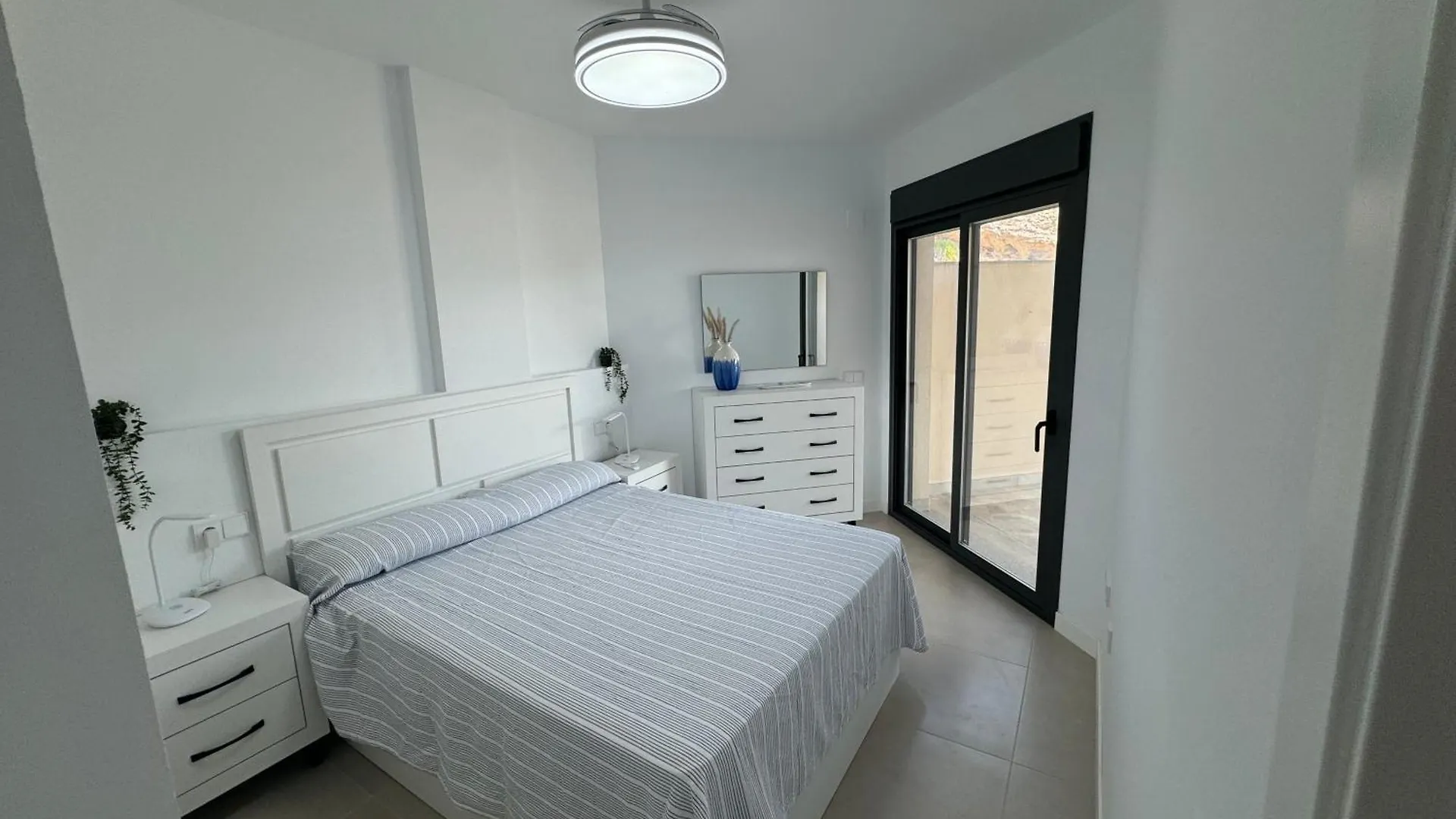 Niza Playa Apartment Almayate Alto